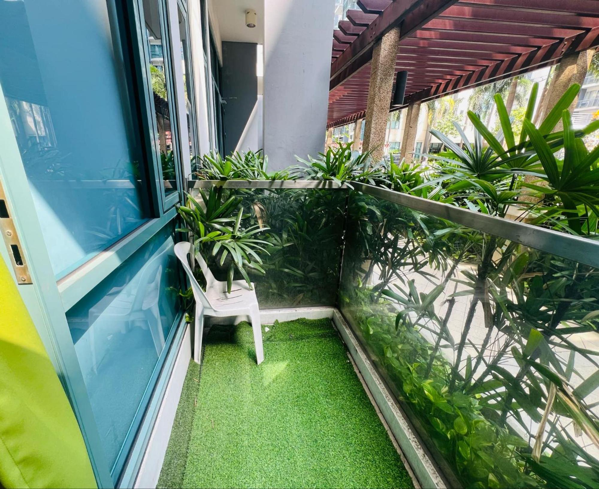 One Palm Tree Villas Condominium - Studio 2Nd Fl With Balcony - Across Terminal 3 Airport Pasay Exterior foto